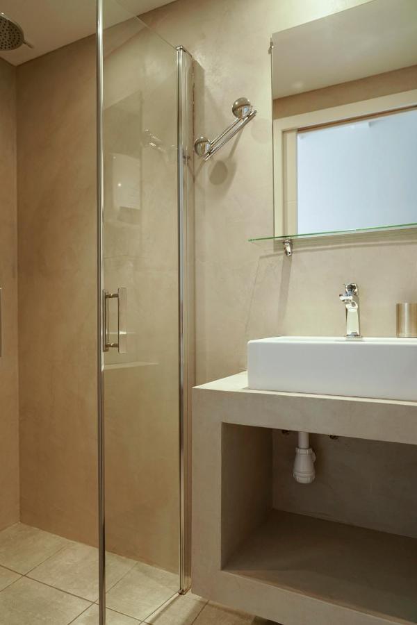 Le Clos Des Taulelles Gite Le Figuier Saint-Privat-de-Champclos Exteriör bild