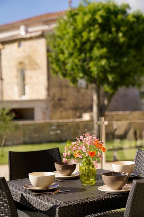 Le Clos Des Taulelles Gite Le Figuier Saint-Privat-de-Champclos Exteriör bild